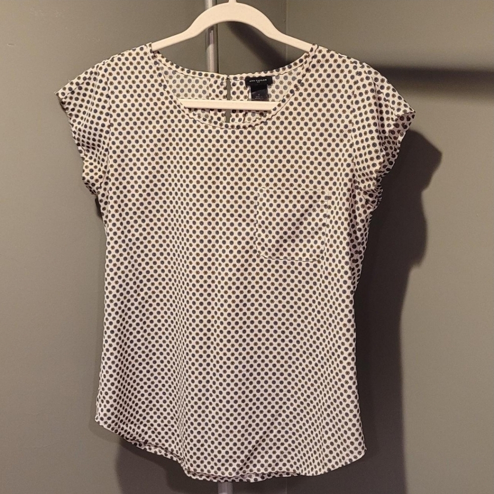 Ann Taylor White Sleeveless Floral Blouse